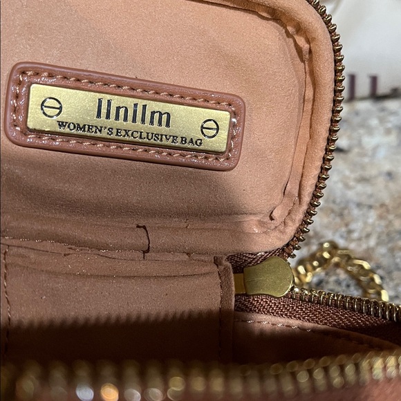 llnllm- NEW MINI LEATHER CROSSBODY/ CHAINBOX - Picture 10 of 13
